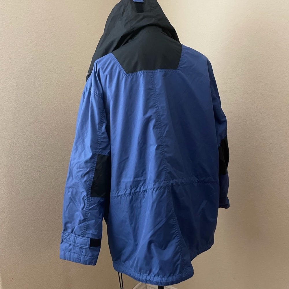 Coat/Jacket - Picture 3 of 6
